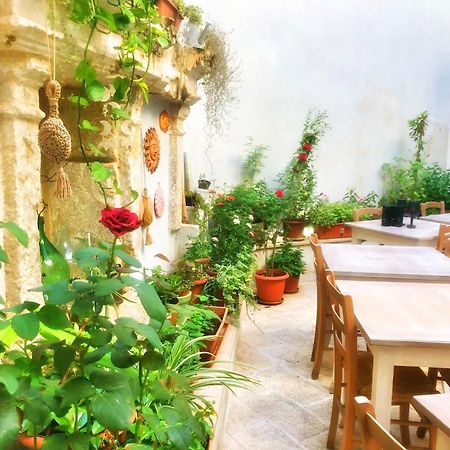Bed and Breakfast Palazzo Salia Lecce Exterior foto